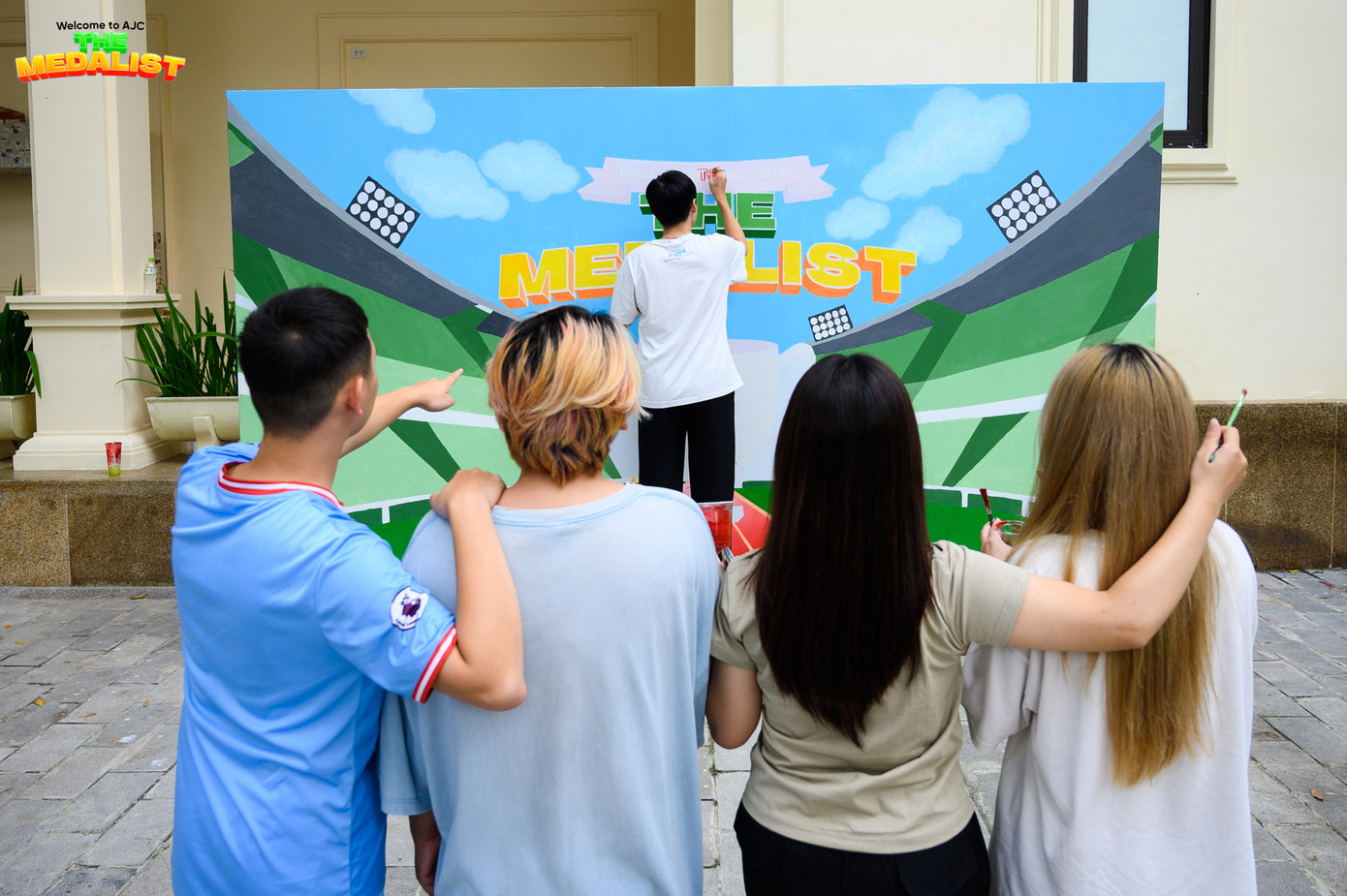 Các thành viên BTC không giấu được niềm tự hào khi thấy “đứa con tinh thần” ngày càng hoàn thiện.