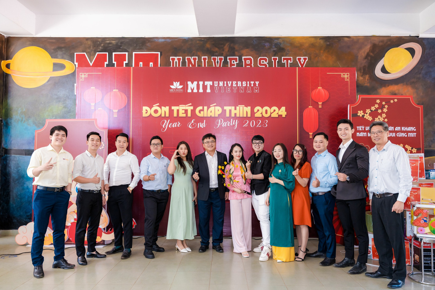 An cùng các đồng nghiệp tại Trường Đại học Công nghệ Miền Đông (MIT UNIVERSITY VIETNAM).