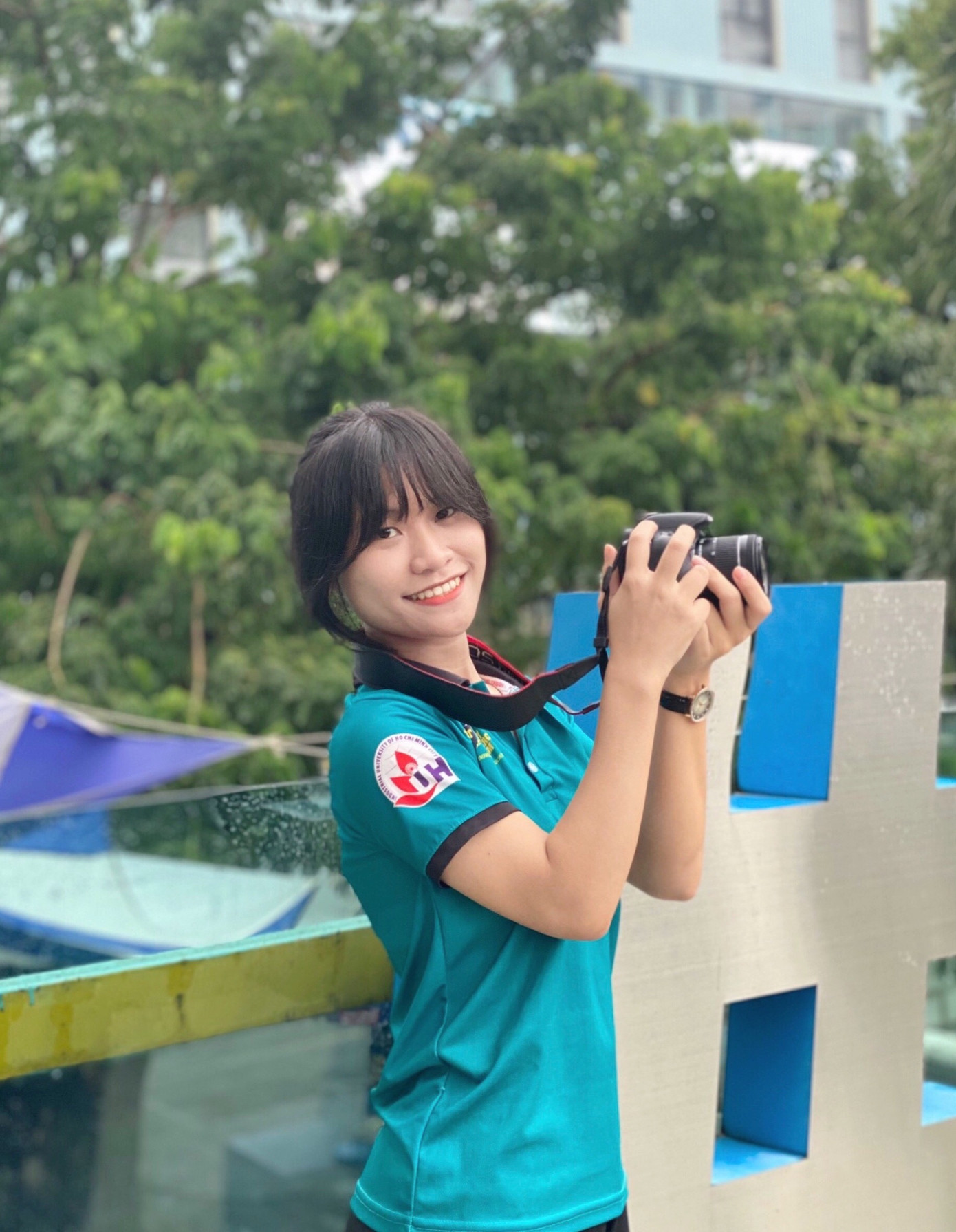 May mắn sẽ mỉm cười với những ai không ngừng nỗ lực là kim chỉ nam dẫn dắt Thu Thảo trên con đường chinh phục ước mơ. May mắn sẽ mỉm cười với những ai không ngừng nỗ lực là kim chỉ nam dẫn dắt Thu Thảo trên con đường chinh phục ước mơ.