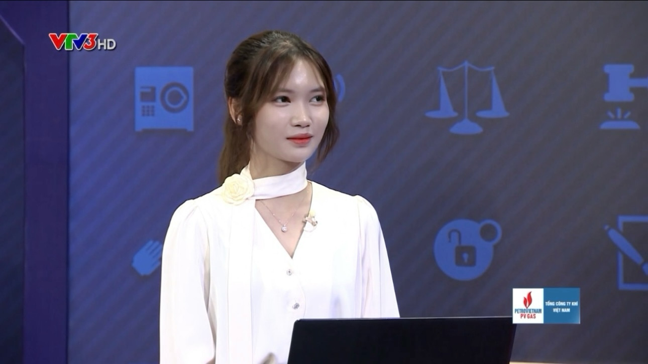 Bùi Bình là người chơi trẻ nhất của Gameshow “Sức Nước Ngàn Năm” số 18 của VTV3. Bùi Bình là người chơi trẻ nhất của Gameshow “Sức Nước Ngàn Năm” số 18 của VTV3.