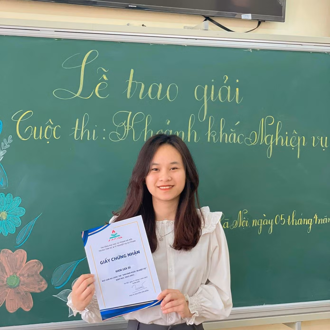 Luyến đã xuất sắc đạt giải Ba trong cuộc thi "Khoảnh khắc Nghiệp vụ" do Trung tâm Nghiên cứu và Phát triển Nghiệp vụ Sư phạm, Trường Đại học Sư phạm Hà Nội tổ chức vào năm 2023.