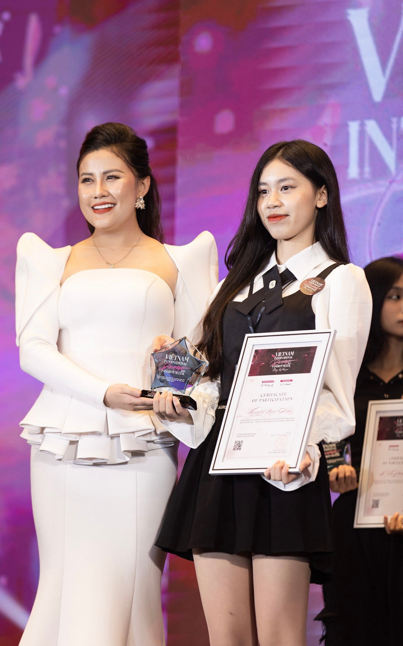 Ngọc Ánh sống những tháng ngày tuổi trẻ với hành trình đi để khám phá, làm để trải nghiệm và sống để lưu dấu. Ngọc Ánh sống những tháng ngày tuổi trẻ với hành trình đi để khám phá, làm để trải nghiệm và sống để lưu dấu.