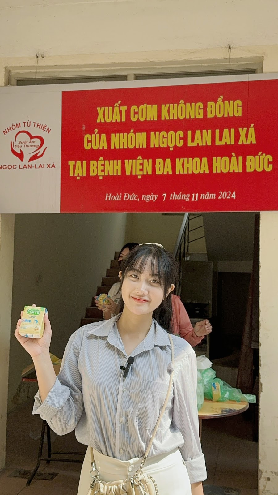 Minh Phương tham gia hoạt động thiện nguyện suất cơm 0 đồng tại Bệnh viện Đa khoa Hoài Đức. Minh Phương tham gia hoạt động thiện nguyện suất cơm 0 đồng tại Bệnh viện Đa khoa Hoài Đức.