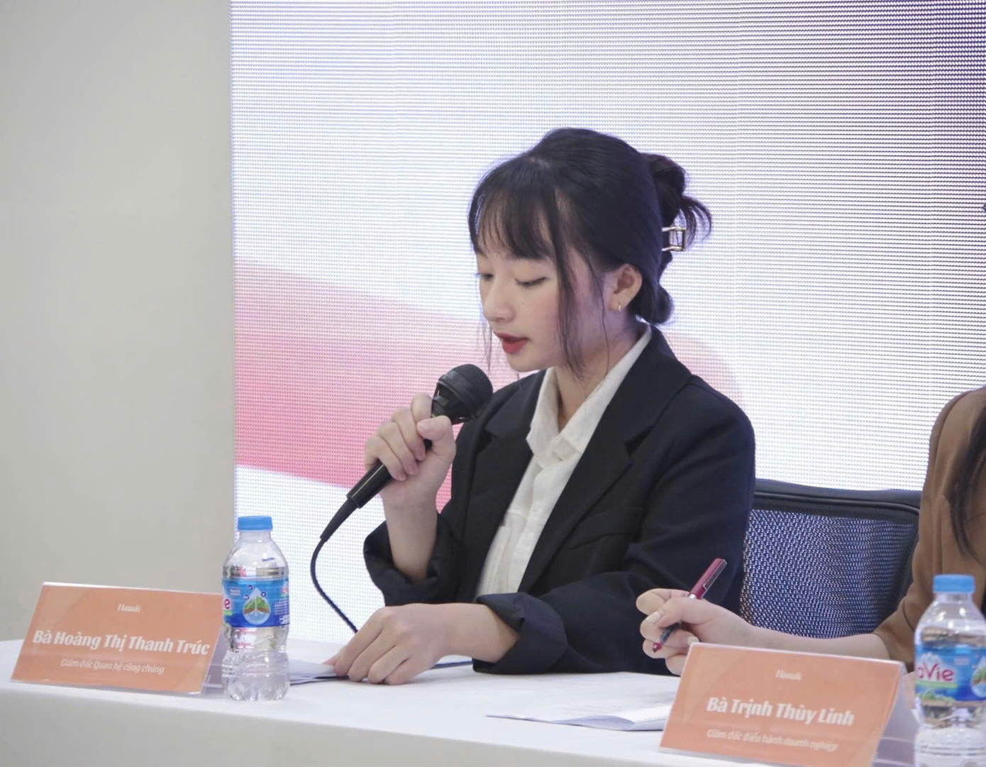 Nữ sinh nỗ lực hơn trong từng môn học tại trường đại học sau biến cố lớn.