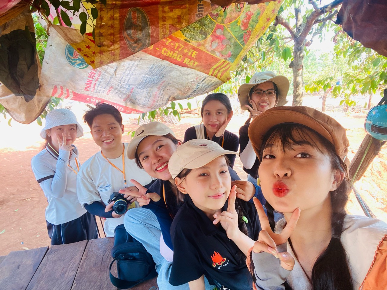 Hiếu Ngân luôn duy trì các hoạt động tình nguyện với sự tham gia vào dự án Nuôi Em vai trò tình nguyện viên nội dung và đối tác.