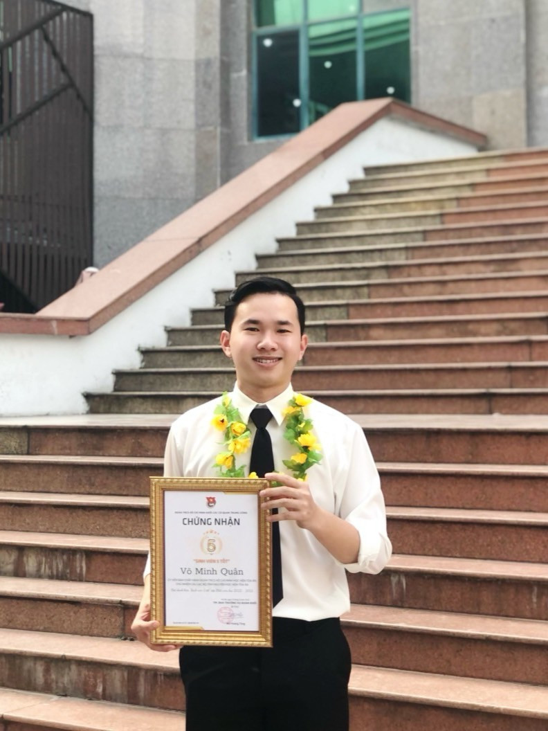 Suốt 04 năm theo học, Minh Quân luôn là một sinh viên có thành tích học tập tốt.