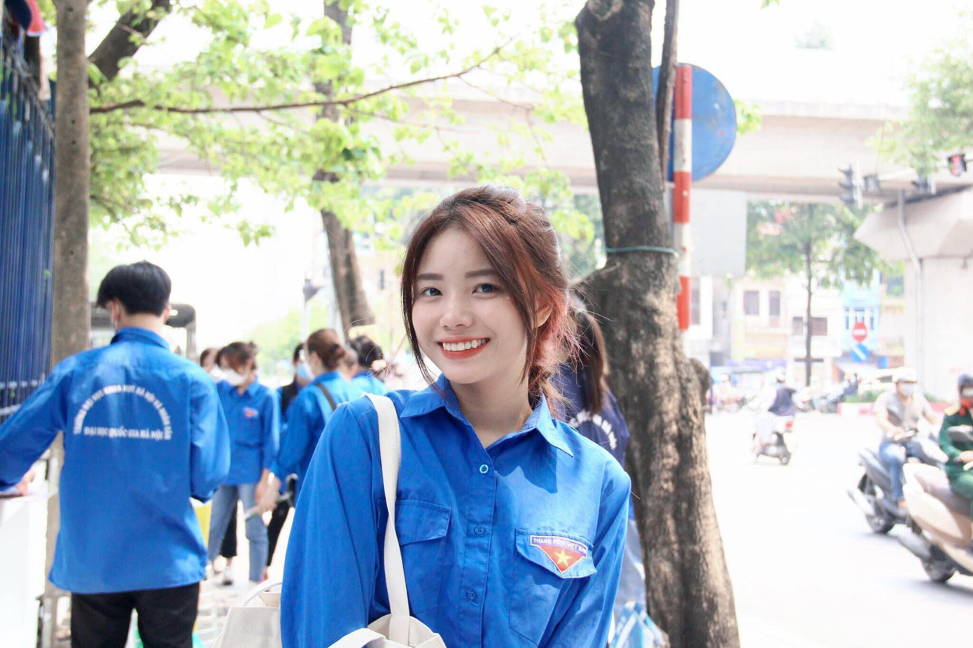 Vũ Khánh Linh là sinh viên năm cuối trường Đại học Khoa học Xã hội và Nhân văn - Đại học Quốc gia Hà Nội.