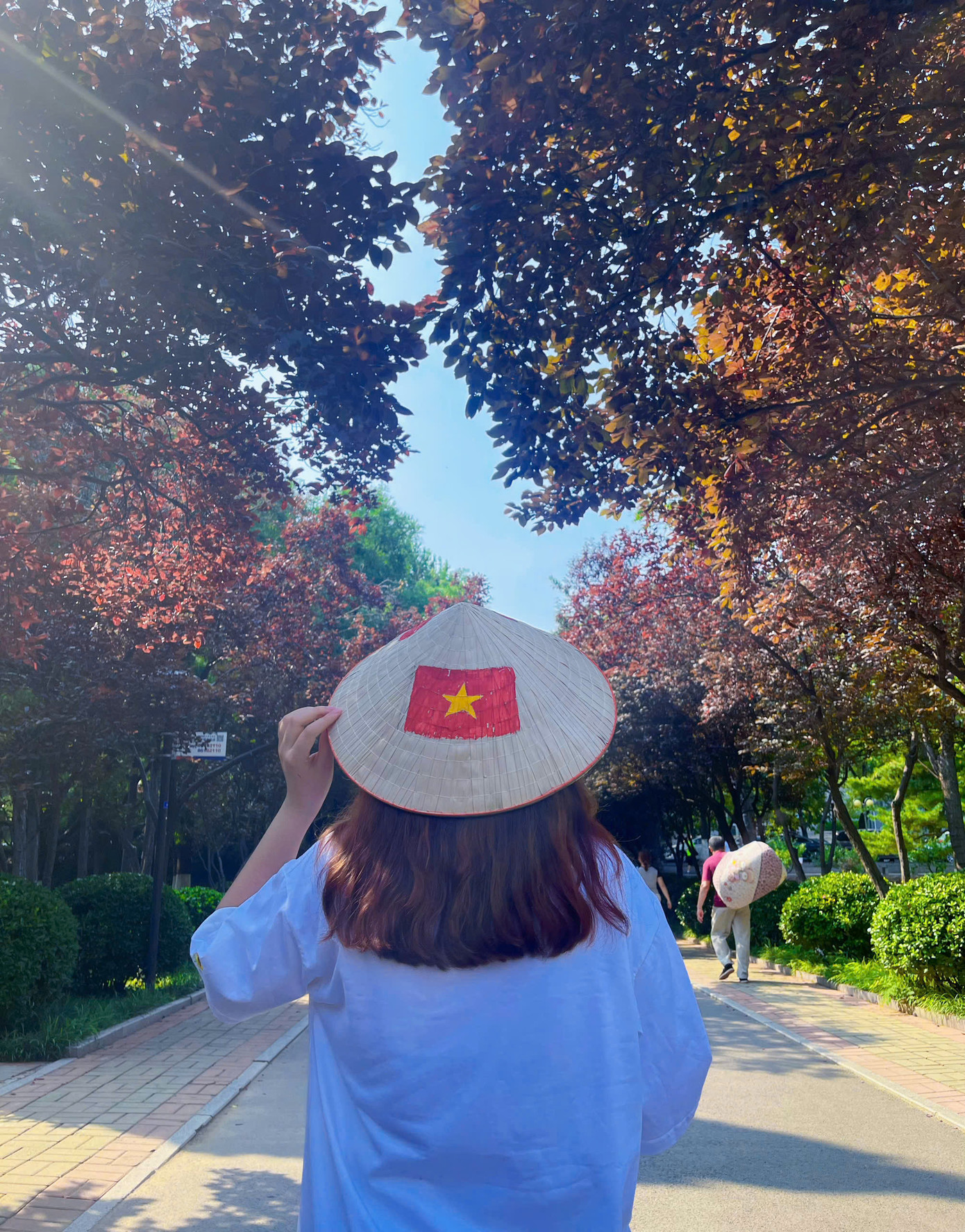 Khó khăn cũng không làm Thuỳ Linh giảm bớt sự quyết tâm. Khó khăn cũng không làm Thuỳ Linh giảm bớt sự quyết tâm.