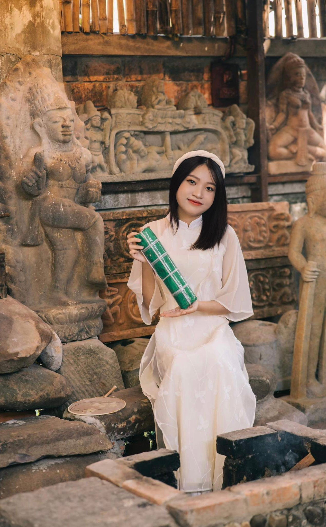 Nhật Vy hào hứng đón Tết truyền thống và lưu lại kỉ niệm với bộ ảnh Tết.