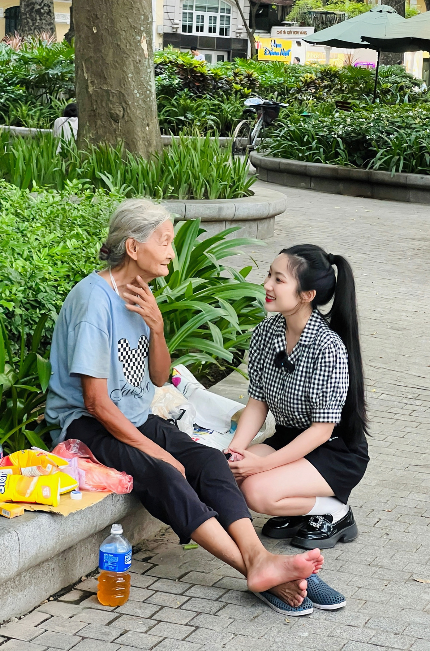 Tiêu Hạ còn ấp ủ những dự án đầy nhân văn với mong muốn tạo ra ảnh hưởng tích cực cho cộng đồng.