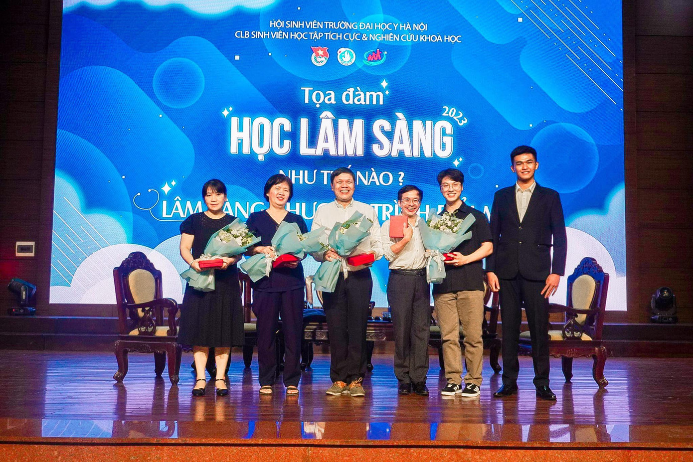 Trưởng Ban tổ chức chương trình “Tọa đàm Học lâm sàng như thế nào? Lâm sàng chương trình đổi mới” Trưởng Ban tổ chức chương trình “Tọa đàm Học lâm sàng như thế nào? Lâm sàng chương trình đổi mới”