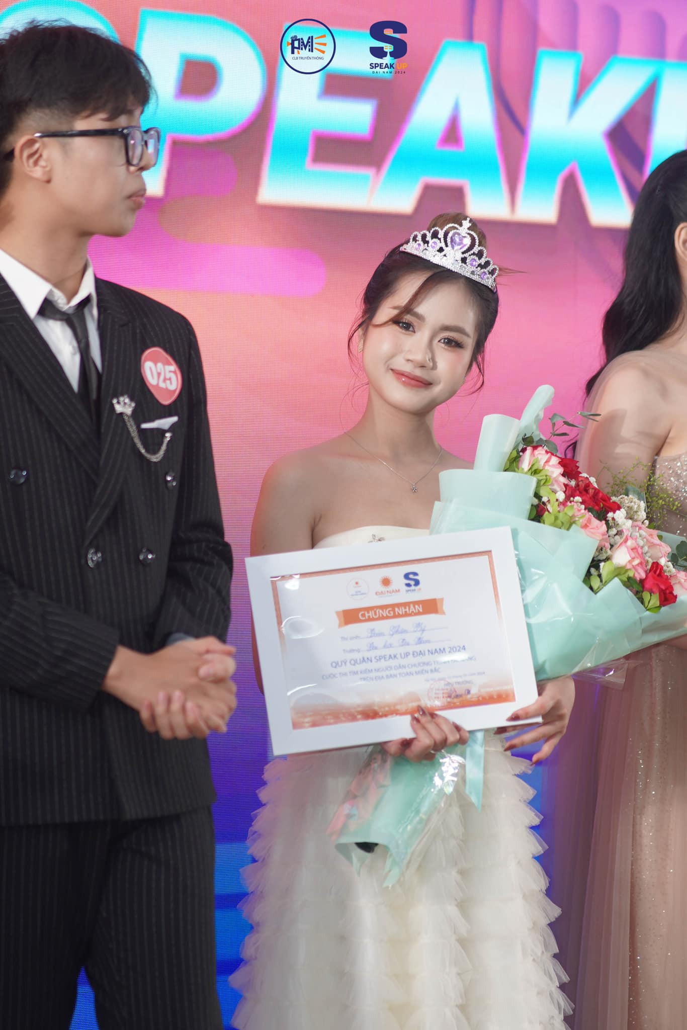 Thiện Mỹ đạt danh hiệu Quý quân Speak Up Đại Nam 2024 - Cuộc thi tìm kiếm Người dẫn chương trình tài năng trên toàn miền Bắc do khoa tổ chức.