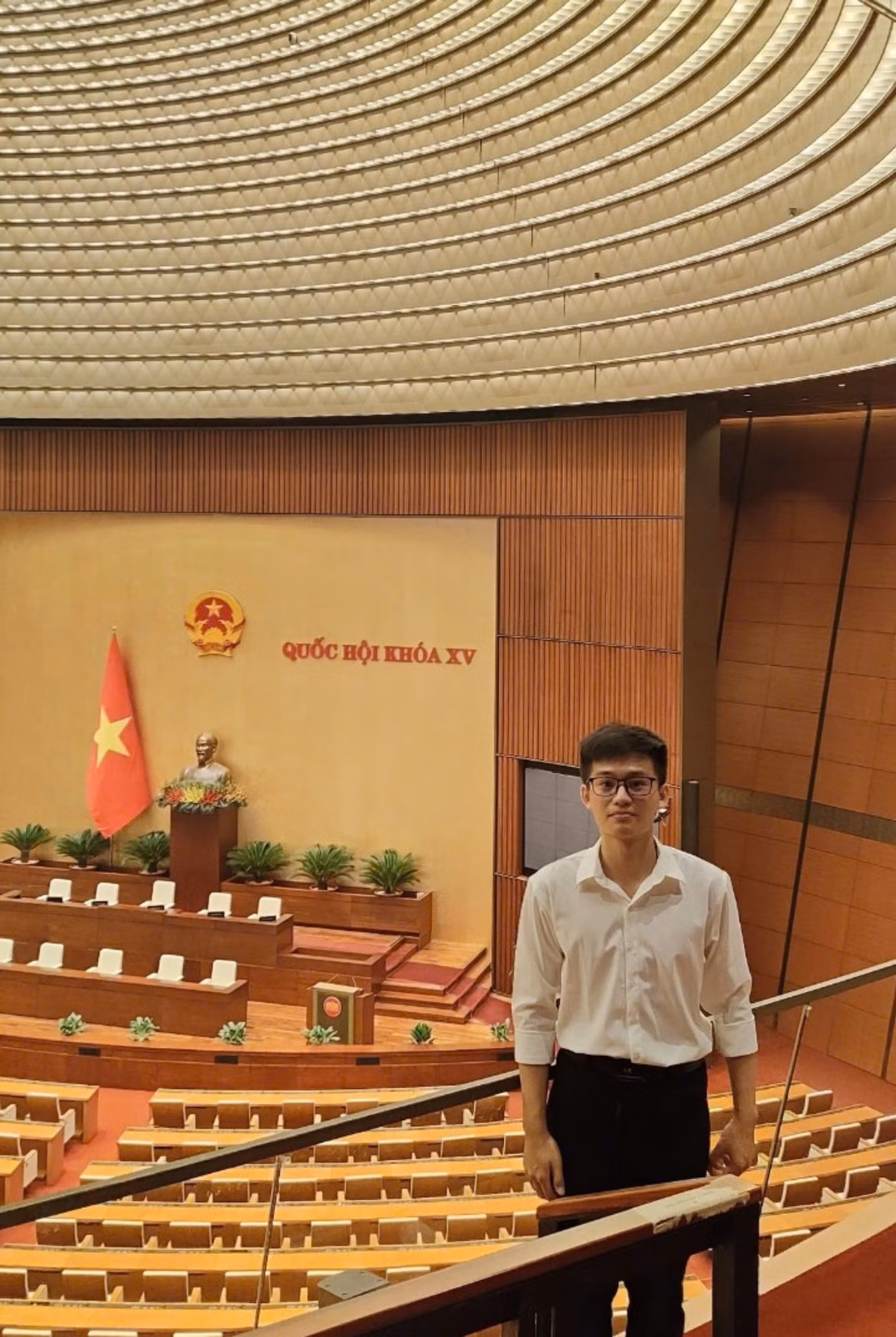 Nghiên cứu khoa học còn giúp Huy Nhanh kết nối với các giảng viên, bạn bè có cùng sở thích. Nghiên cứu khoa học còn giúp Huy Nhanh kết nối với các giảng viên, bạn bè có cùng sở thích.