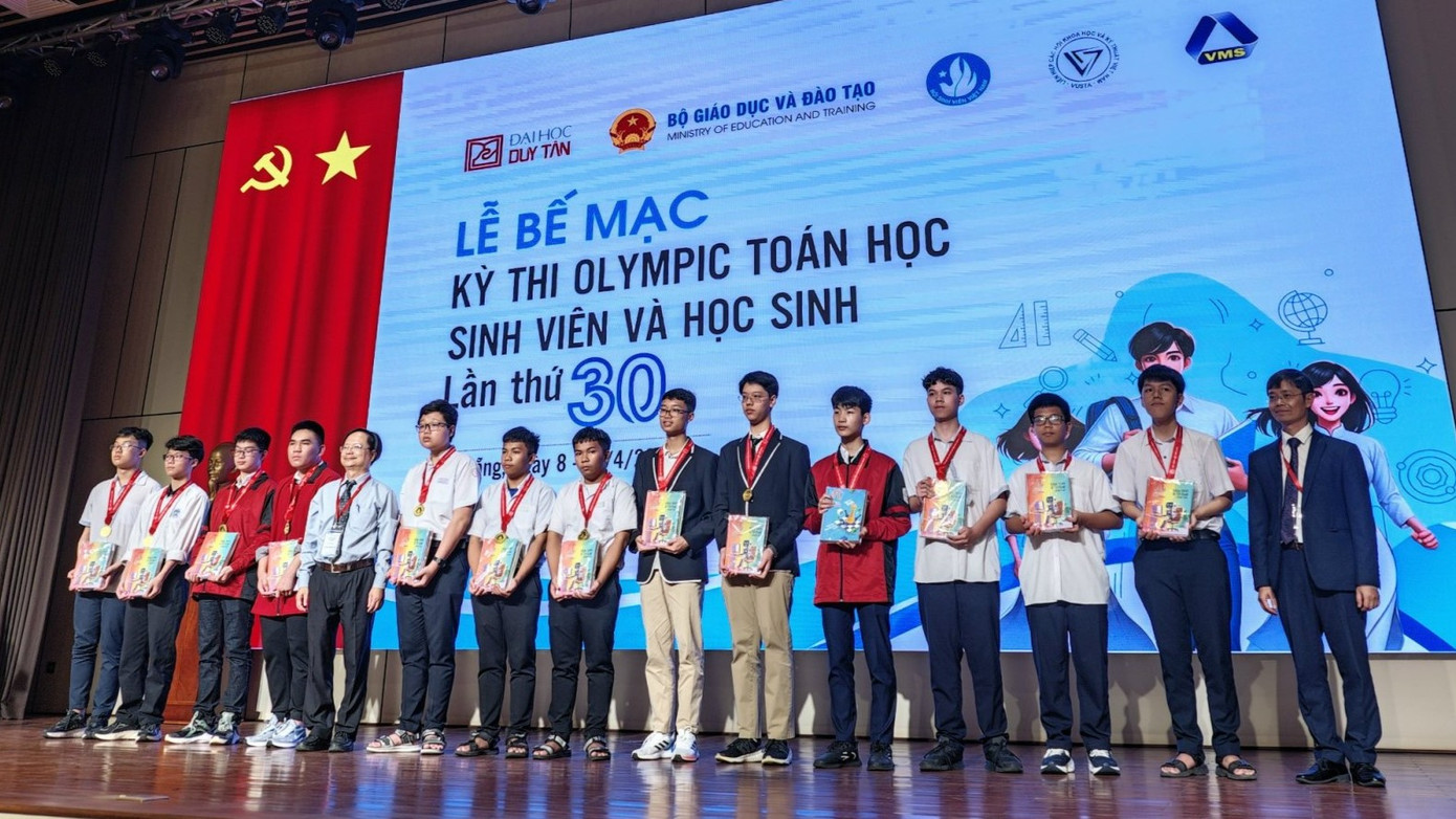 HCV lại về tay Trí Hiền - Trí Hậu trong cuộc thi Olympic toán học SV-HS lần thứ 30.