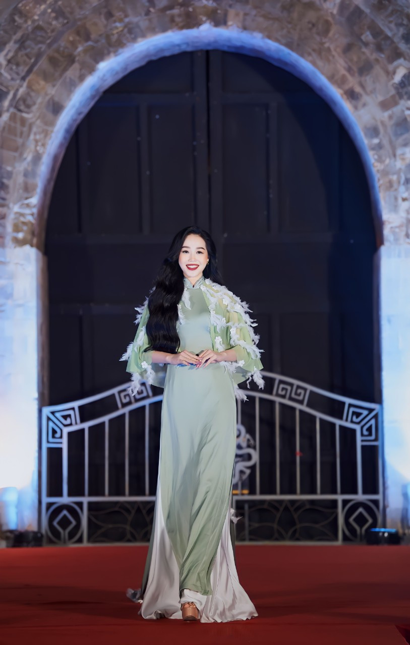 Thiết kế của Quỳnh Giang trong BST "Hương Sắc Thủ Đô".