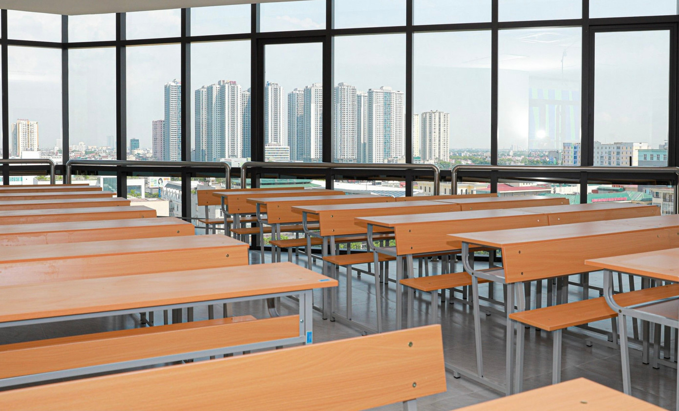 Hệ thống cơ sở vật chất hiện đại phục vụ sinh viên học.