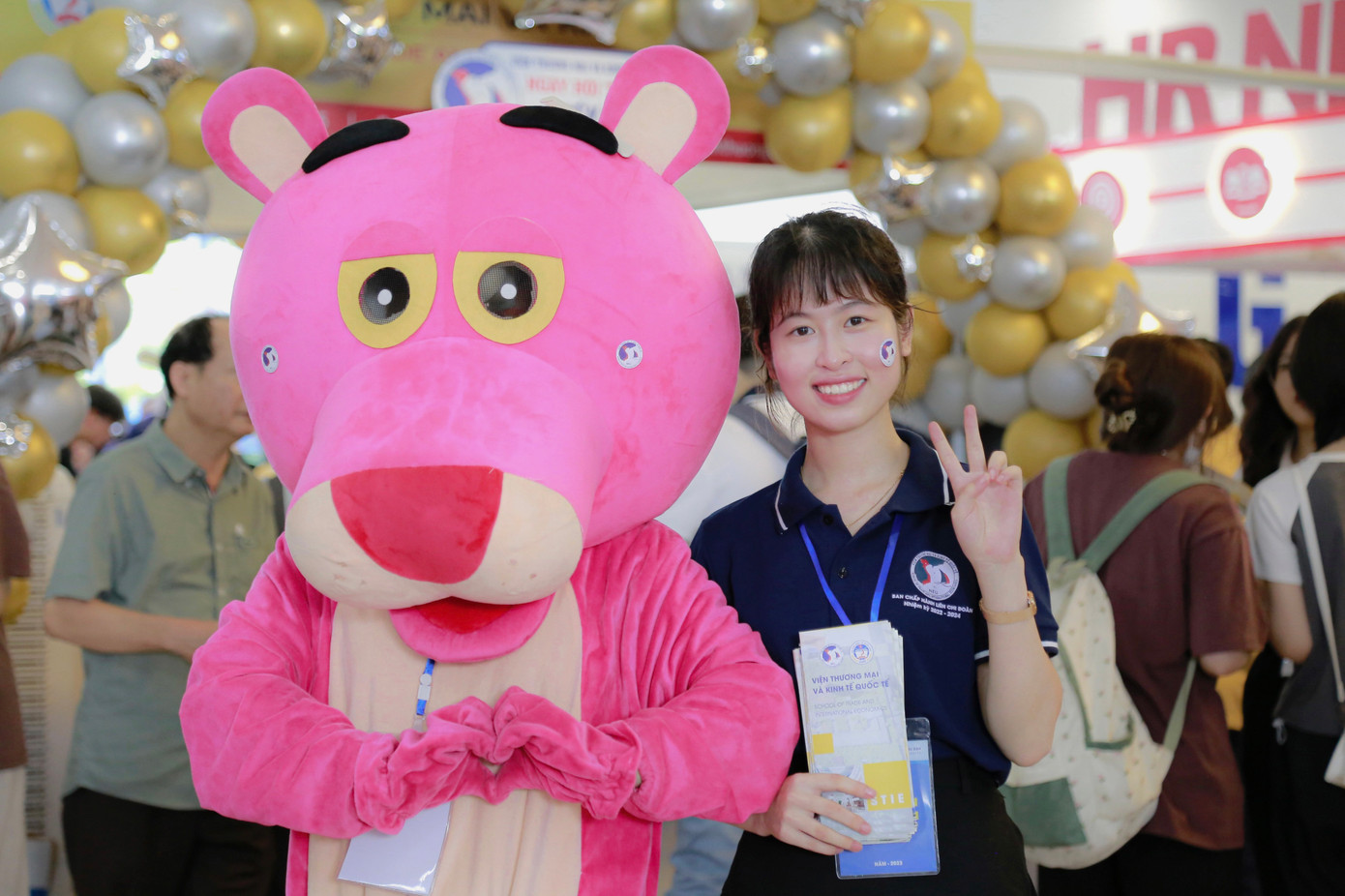 Nguyễn Thị Thu Hà (sinh năm 2003) đang là sinh viên năm thứ 3 chuyên ngành Logistics và Quản lý chuỗi cung ứng tại Trường Đại học Kinh tế Quốc dân.