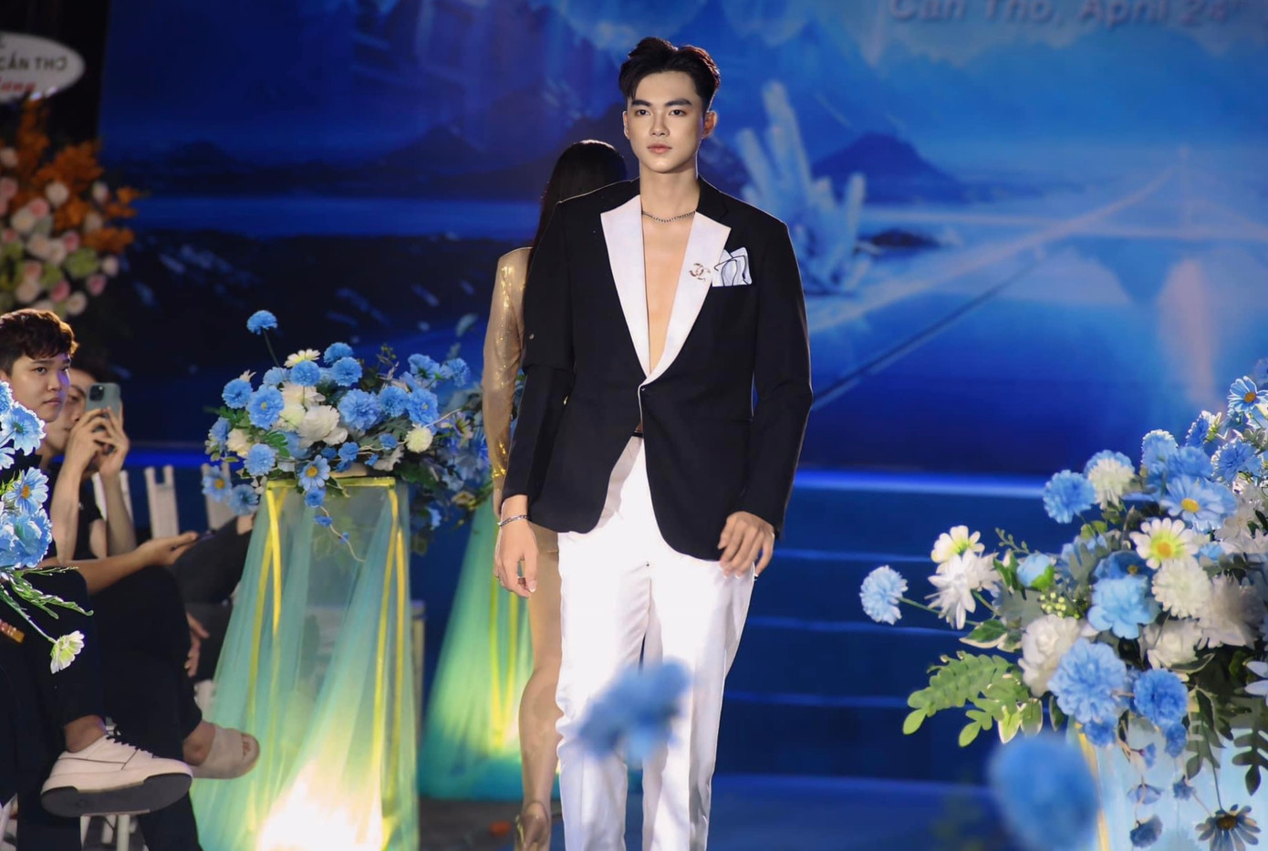 Bình Yên tỏa sáng trên sân khấu với vai trò thí sinh tham dự DNC Fashion Show 2024. Bình Yên tỏa sáng trên sân khấu với vai trò thí sinh tham dự DNC Fashion Show 2024.