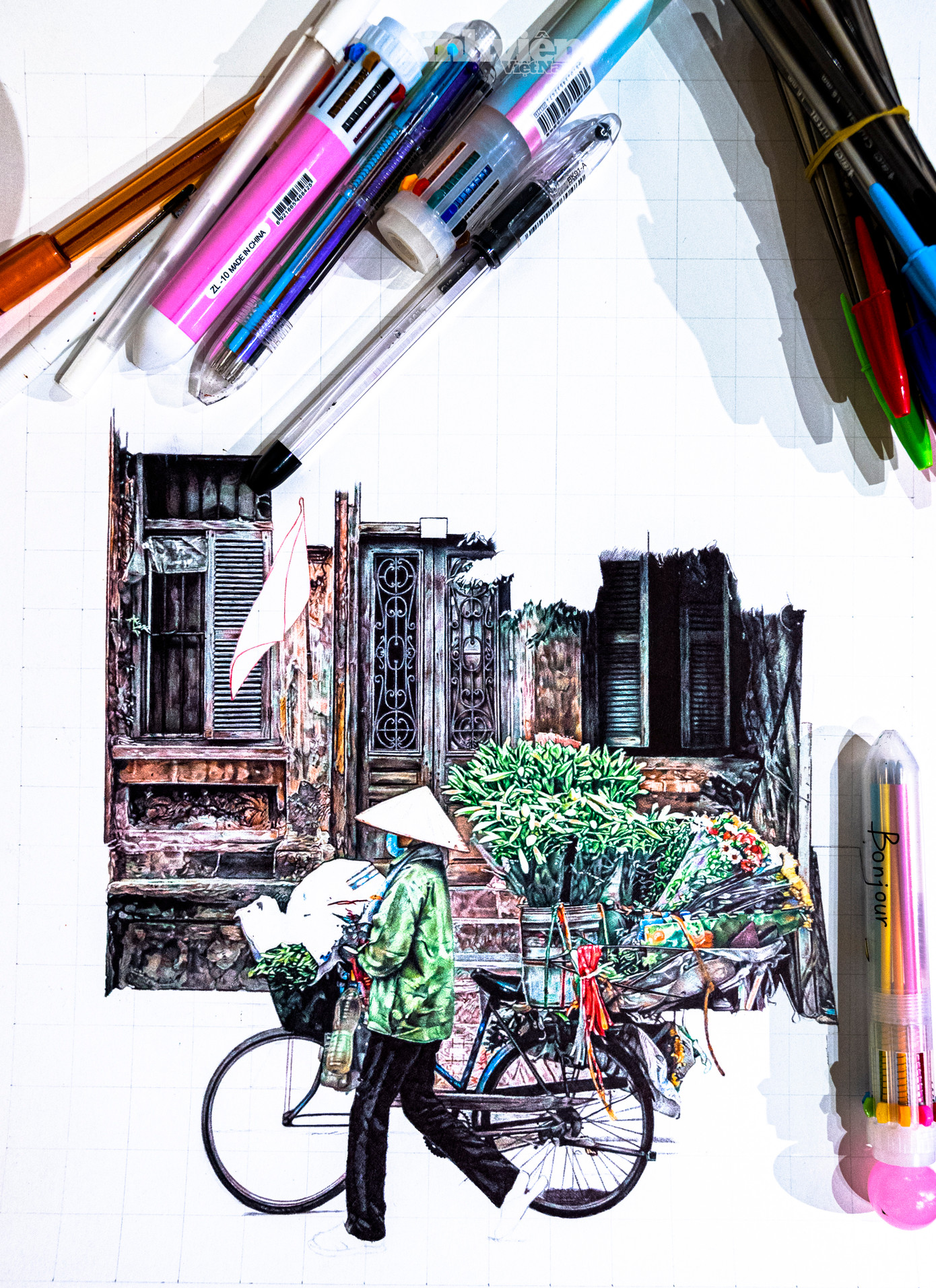 "Bút bi rẻ, dễ tìm nên ai cũng có thể bắt đầu với tranh bút bi, quan trọng là chúng ta kiên trì theo đuổi".