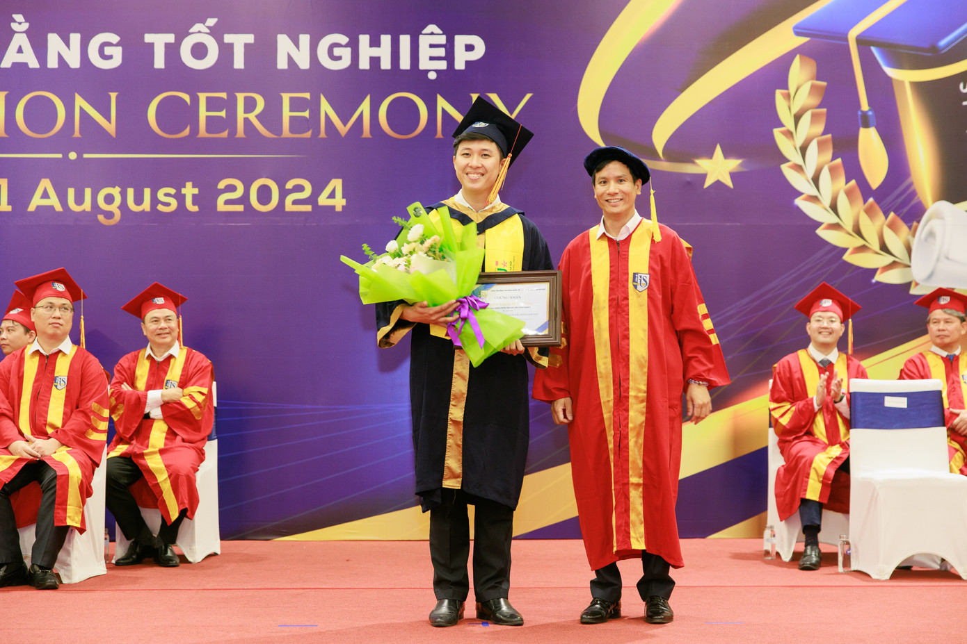 Trần Lê Hoàng Thắng - Thủ khoa tốt nghiệp Trường Quốc tế, Đại học Quốc gia Hà Nội.