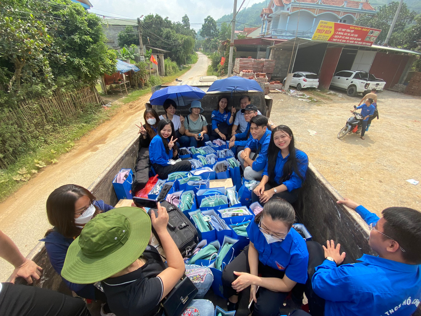 Hà Phương tham gia tình nguyện tại điểm trường Nà Gá, huyện Bắc Sơn, tỉnh Lạng Sơn. Hà Phương tham gia tình nguyện tại điểm trường Nà Gá, huyện Bắc Sơn, tỉnh Lạng Sơn.