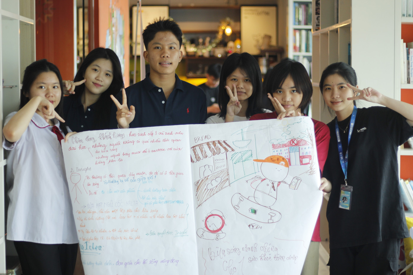 Ảnh tham gia làm BTC cho hoạt động thảo luận về kinh doanh dành cho học sinh cấp 3.