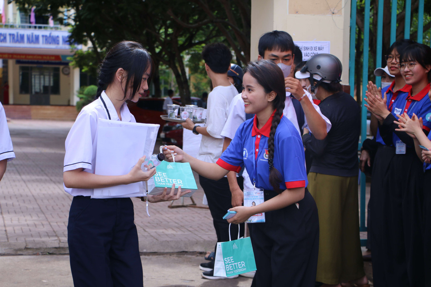 Tổ chức, tham gia nhiều hoạt động và phong trào sinh viên.