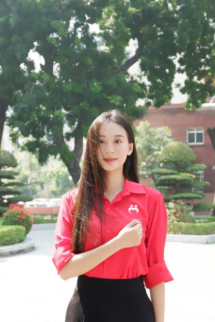 Kỳ Anh tham gia vào hoạt động hiến máu ngay từ năm nhất đại học. Kỳ Anh tham gia vào hoạt động hiến máu ngay từ năm nhất đại học.