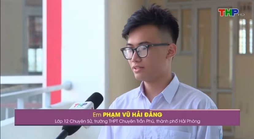 Vẫn miệt mài theo đuổi đam mê của mình, Hải Đăng không ngừng cố gắng học hỏi để thành công “giật” được chiếc vé tham gia cuộc thi Học sinh giỏi Quốc gia.