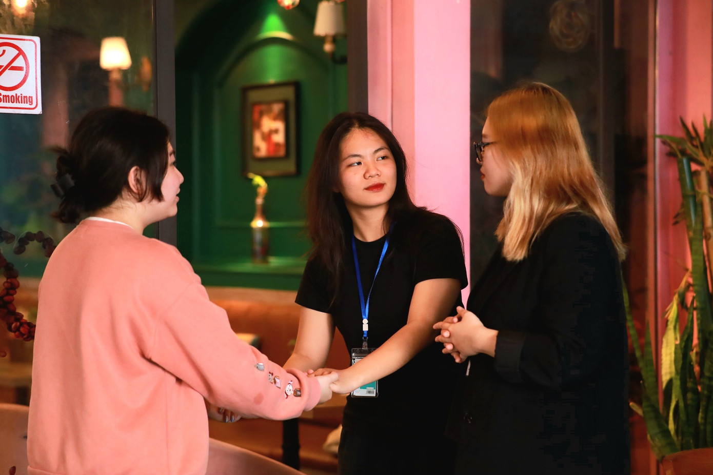 Một buổi hoạt động nhóm vui vẻ trong dự án PCSE. Một buổi hoạt động nhóm vui vẻ trong dự án PCSE.