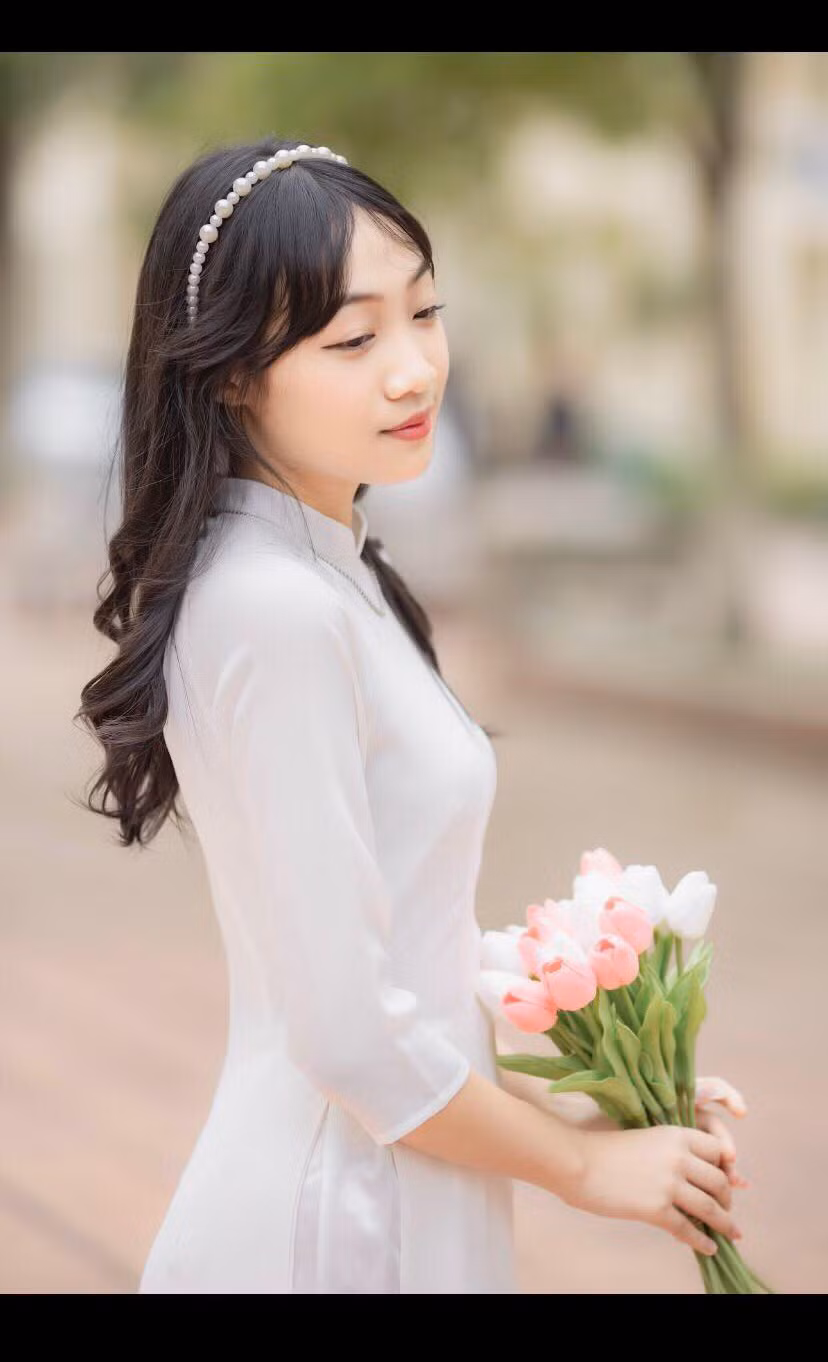 Thu Trang từng theo học tại trường THPT Đại Từ (Thái Nguyên).