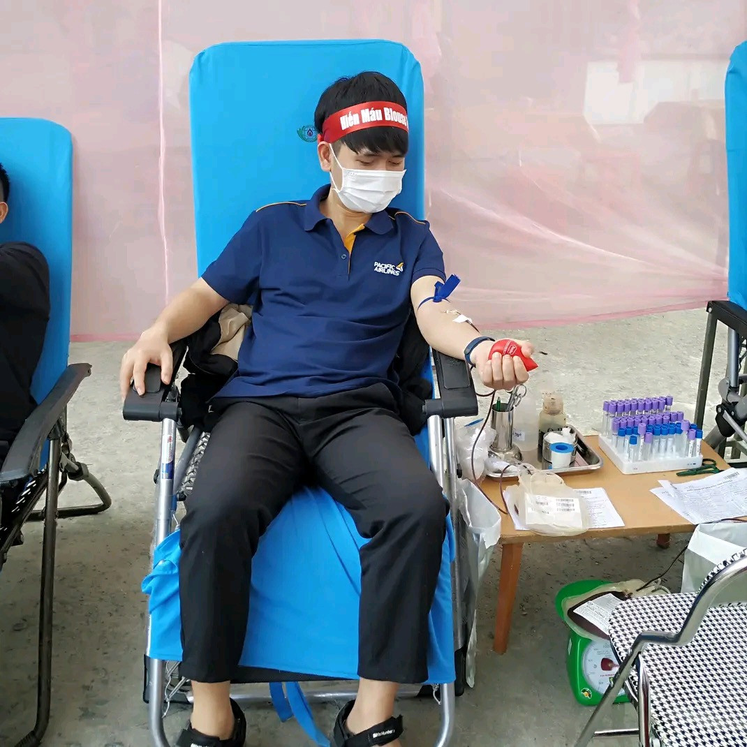 Tuấn Anh nhiều lần tham gia hiến máu tình nguyện. Tuấn Anh nhiều lần tham gia hiến máu tình nguyện.