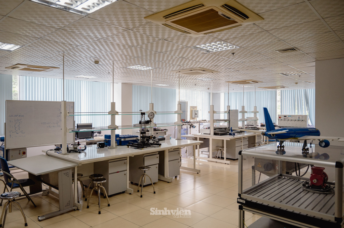 Không gian Phòng thí nghiệm thực hành Hàng không. Không gian Phòng thí nghiệm thực hành Hàng không.