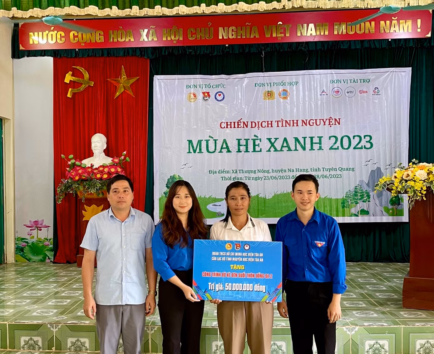 Minh Quân là nguyên chủ nhiệm Câu lạc bộ Tình nguyện, Học viện Tòa án.
