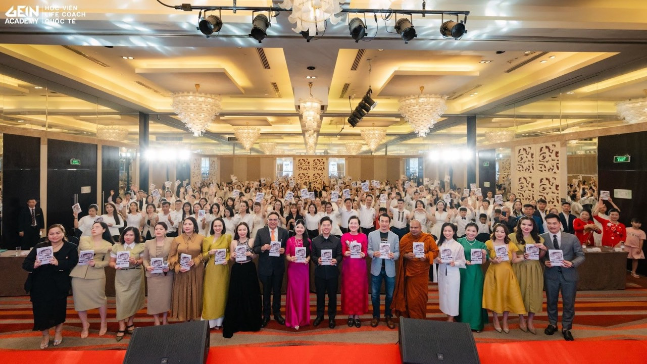 Buổi giới thiệu sách Phụng sự dẫn lối thành công của Co-founder GEIN Group - tác giả Lang Công Đạt với sự tham gia của đông đảo khách mời.