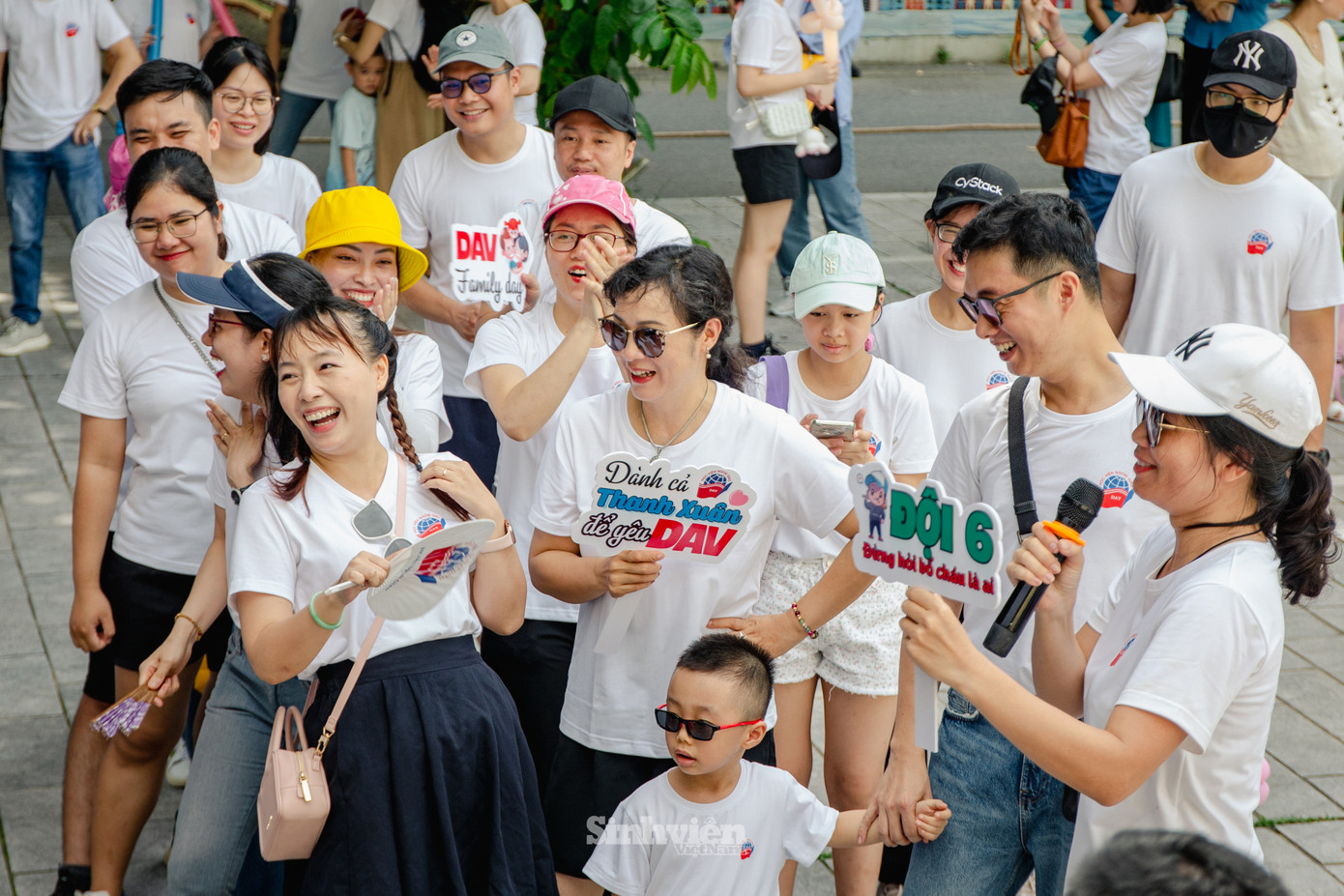 Những nụ cười tại DAV Family day.