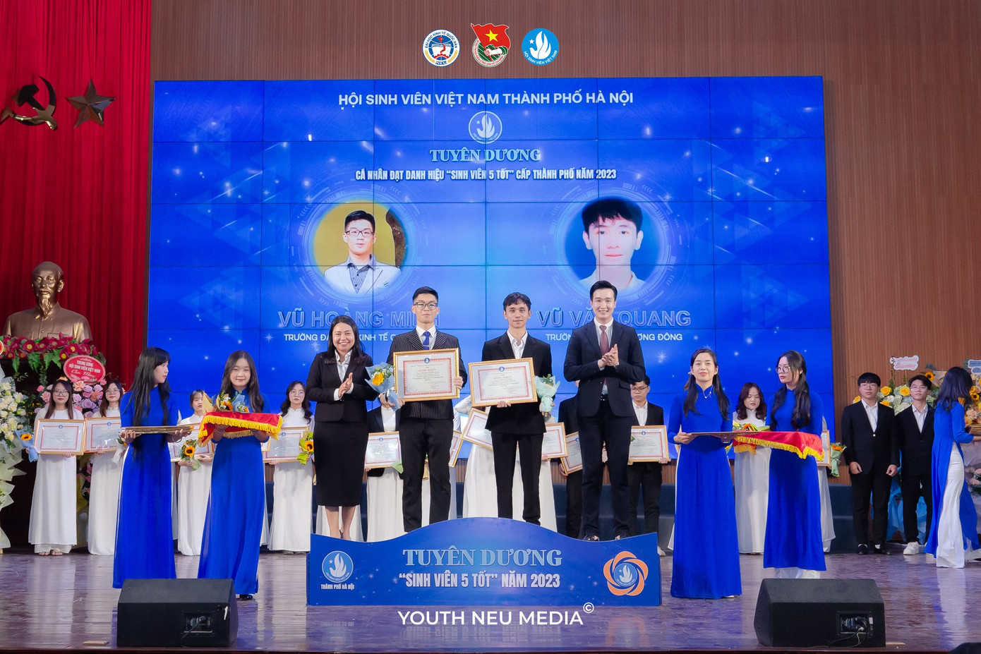 Hoàng Minh nhận danh hiệu Sinh viên 5 Tốt cấp Thành phố năm 2023.