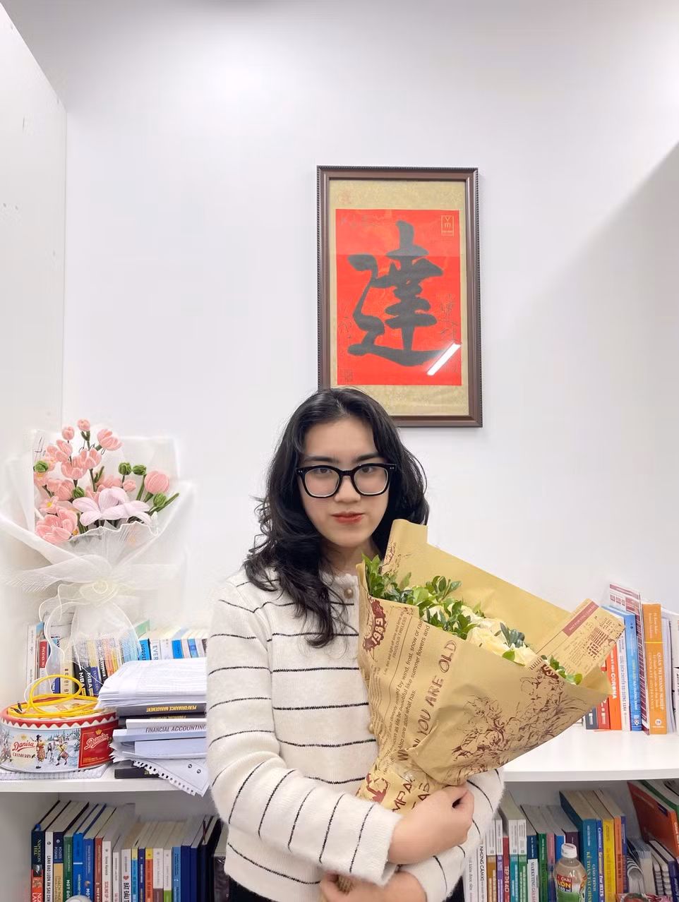 Phương Uyên vỡ òa trong hạnh phúc khi chinh phục thành công CFA Level 1.