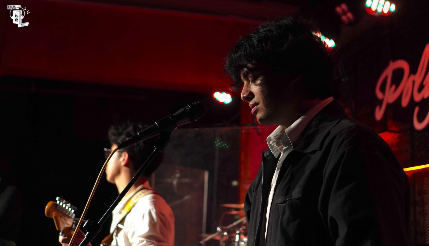 Jayden diễn tại show âm nhạc thường niên của CLB VinUni Harmony. Jayden diễn tại show âm nhạc thường niên của CLB VinUni Harmony.