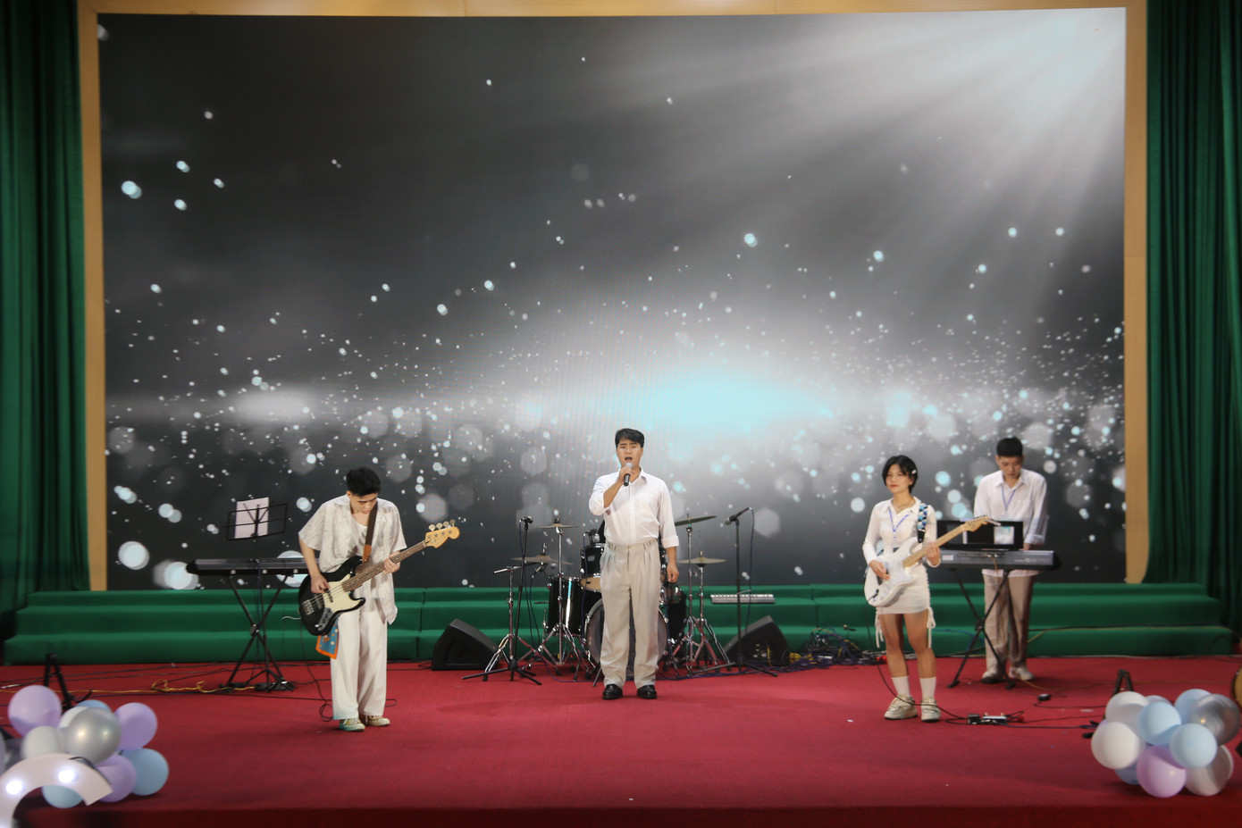 Các tiết mục biểu diễn mang đến cho khán giả nhiều cung bậc cảm xúc. (Ảnh: BTC)