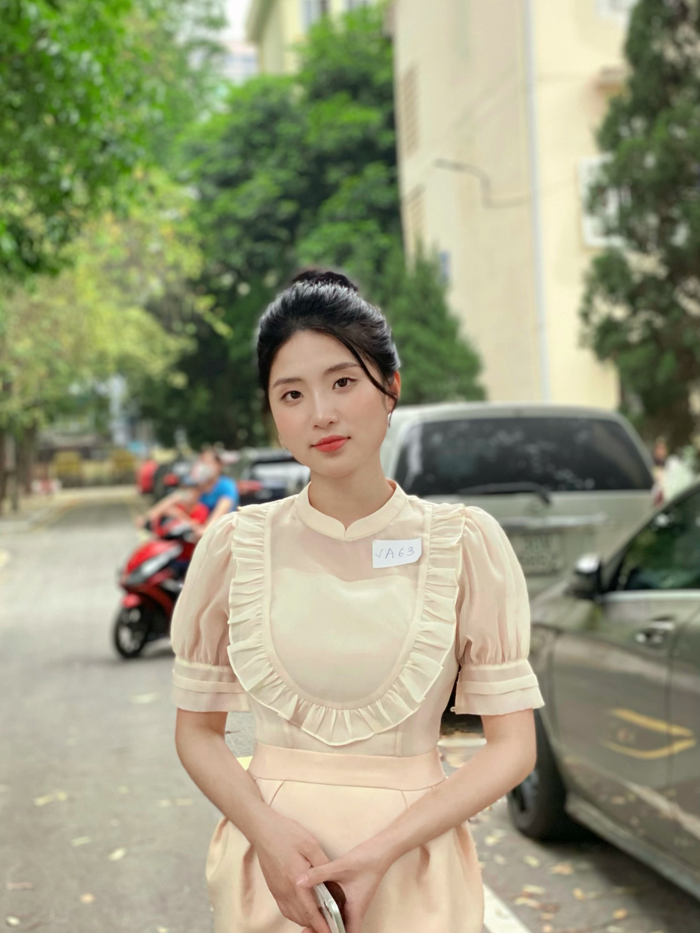 Nguyễn Phương Quỳnh Anh (22 tuổi) đang là sinh viên năm thứ 4 Học viện Báo chí và Tuyên truyền. Nguyễn Phương Quỳnh Anh (22 tuổi) đang là sinh viên năm thứ 4 Học viện Báo chí và Tuyên truyền.