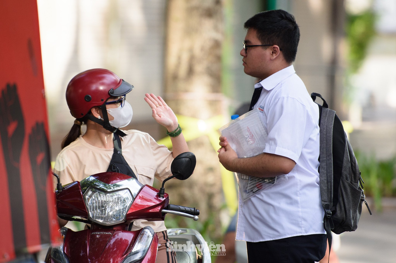 &quot;Cố gắng lên con nhé!&quot;.