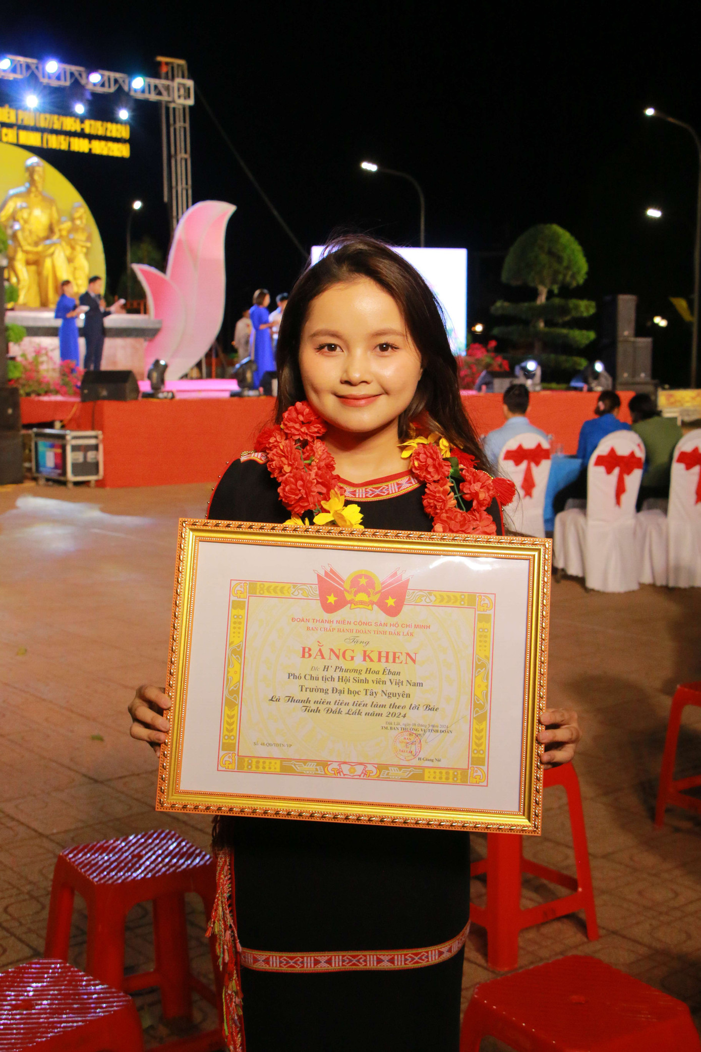 Nhận Bằng khen “Thanh niên tiên tiến làm theo lời Bác tỉnh Đắk Lắk năm 2024”.