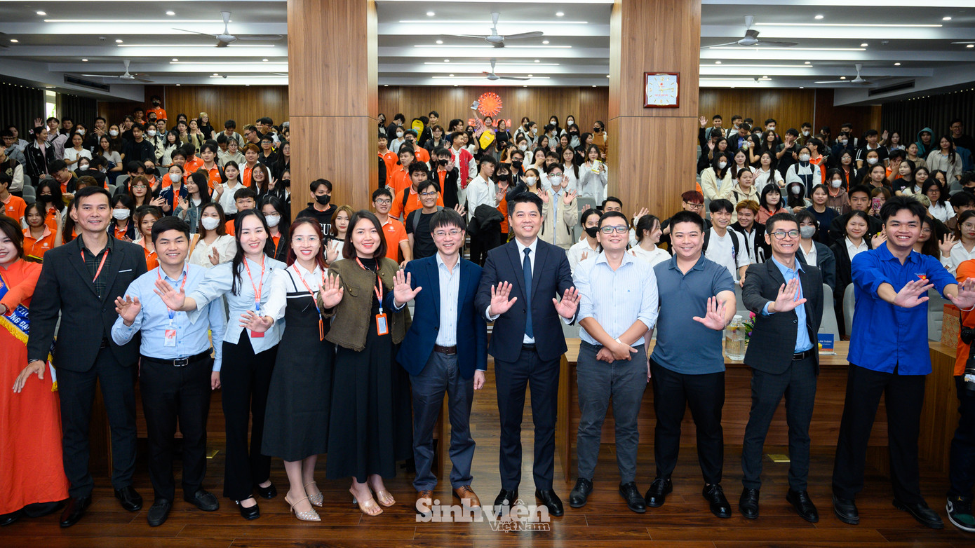 Chương trình khép lại với niềm vui trọn vẹn từ các diễn giả, thầy và trò Trường Đại học Đại Nam