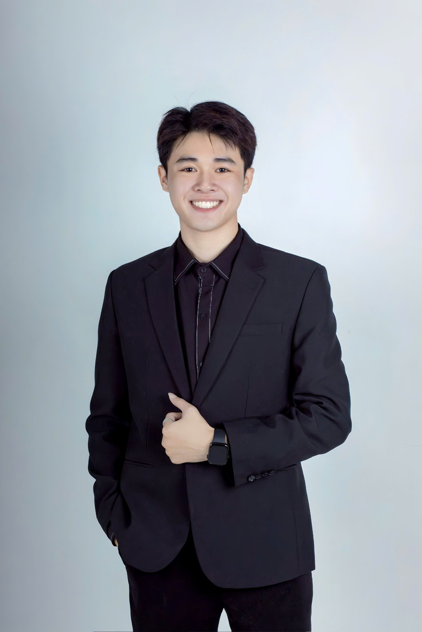 Chân dung Nguyễn Phúc Nhương ( sinh năm 2004 ) một chàng trai trẻ đến từ Nam Định. Chân dung Nguyễn Phúc Nhương ( sinh năm 2004 ) một chàng trai trẻ đến từ Nam Định.