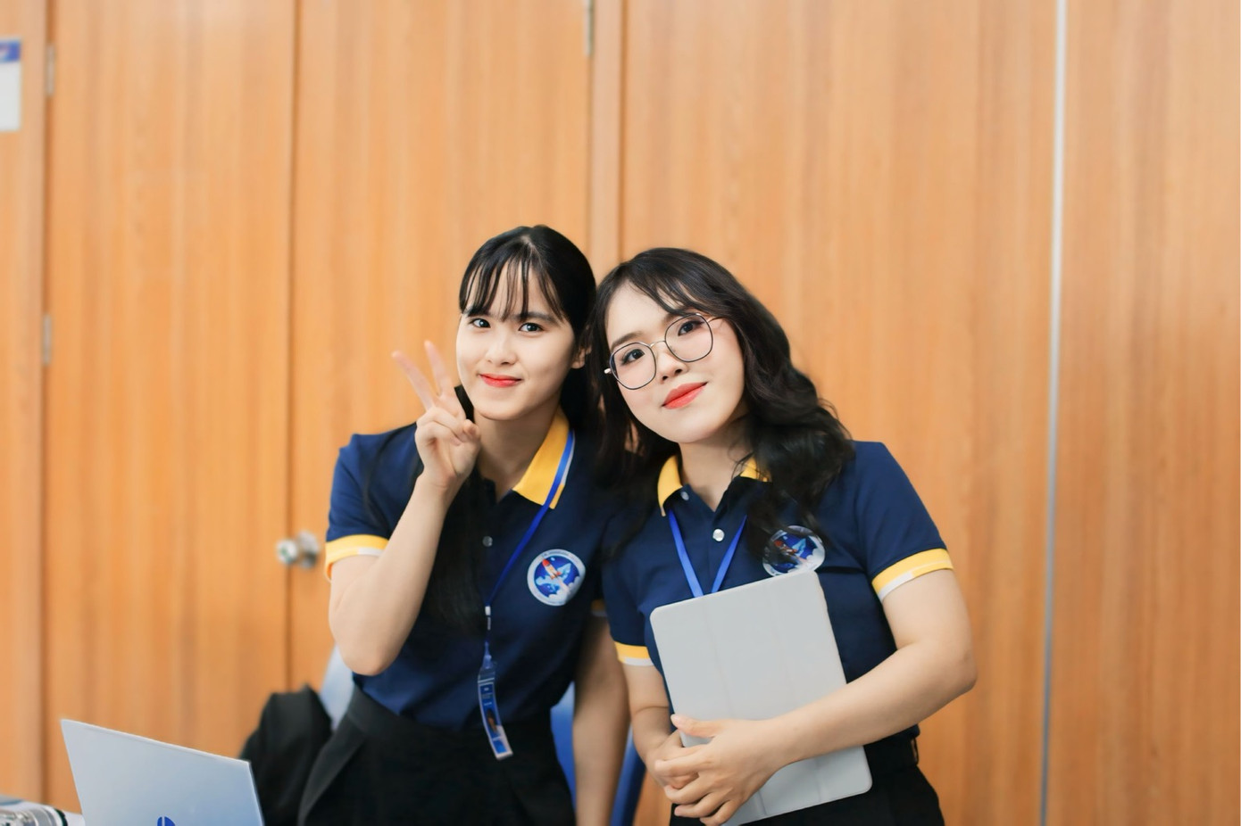 Thảo Nguyên (phải) là Ban tổ chức sự kiện chia sẻ về học bổng Erasmus Mundus. Thảo Nguyên (phải) là Ban tổ chức sự kiện chia sẻ về học bổng Erasmus Mundus.