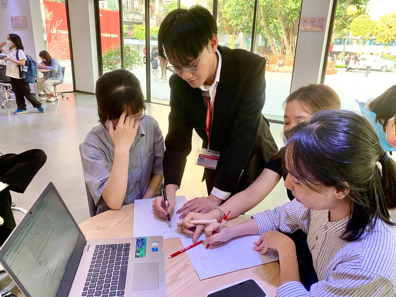 Trọng Lương đạt chứng chỉ giảng dạy Tiếng Anh quốc tế TESOL, chuyên ngành: dạy toàn diện mọi level và dạy IELTS. Trọng Lương đạt chứng chỉ giảng dạy Tiếng Anh quốc tế TESOL, chuyên ngành: dạy toàn diện mọi level và dạy IELTS.