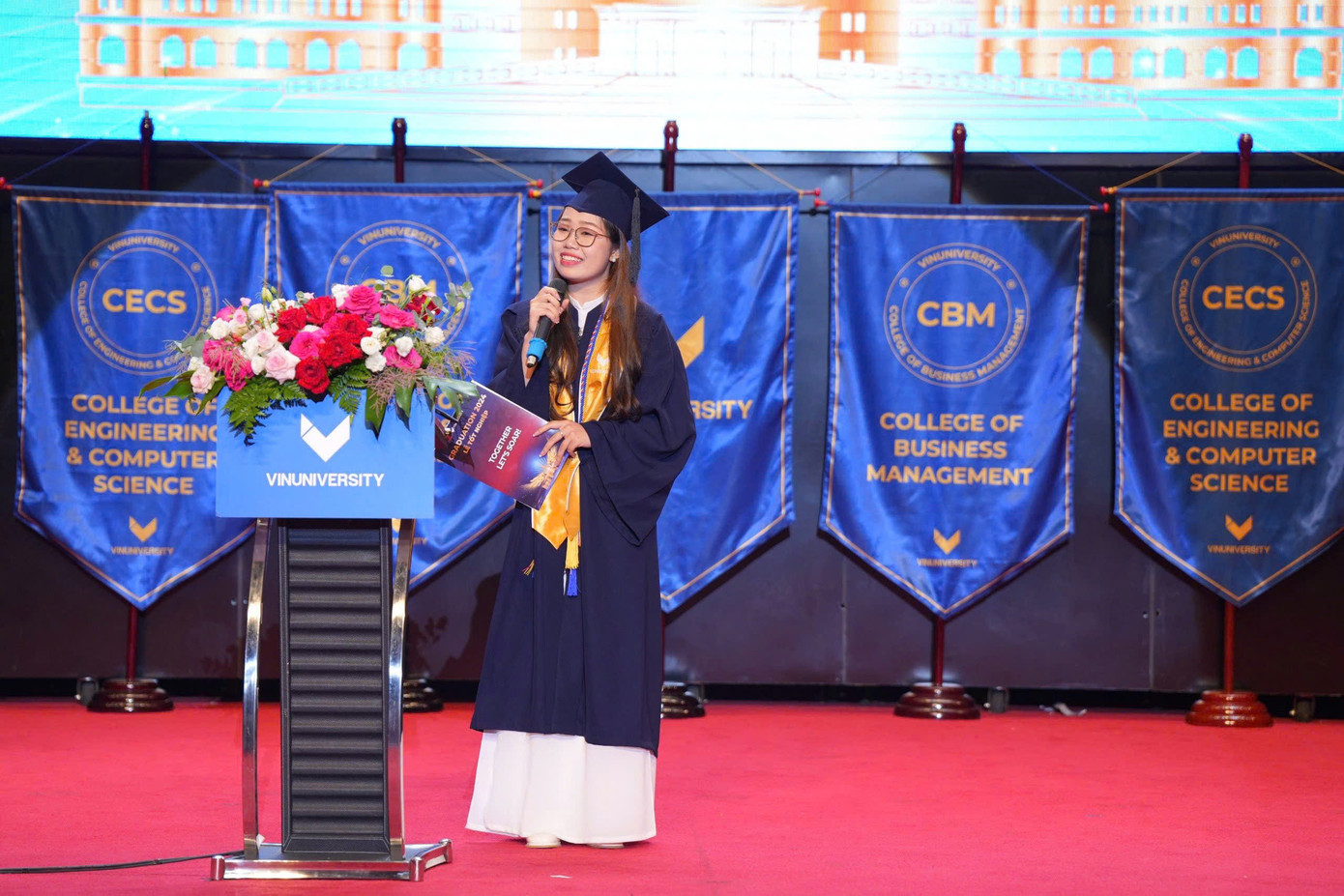 Vân Anh được chọn làm gương mặt đại diện sinh viên phát biểu tại lễ Tốt nghiệp đầu tiên của Trường Đại học VinUni.