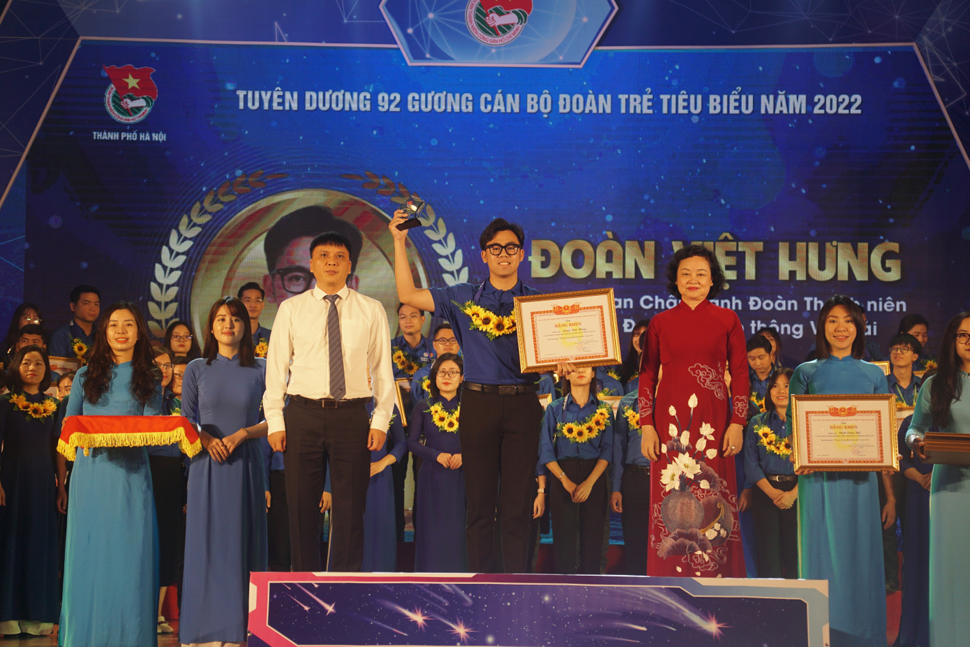 Đoàn Việt Hưng tại lễ trao danh hiệu Cán bộ Đoàn Thủ đô tiêu biểu.