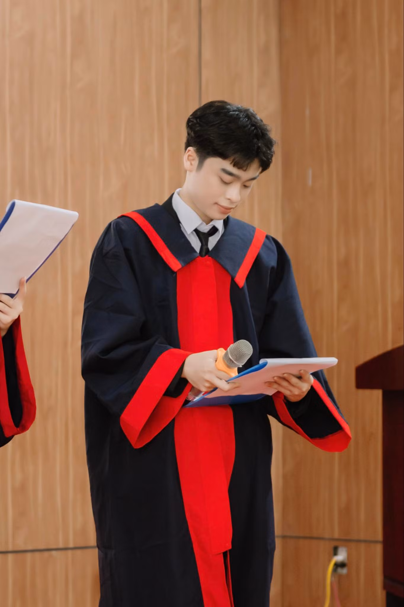 Khương Duy luôn tích cực tham gia các hoạt động ngoại khóa.